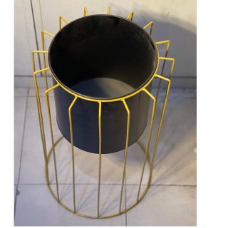 UB Black/white cylindrical planter with gold frame